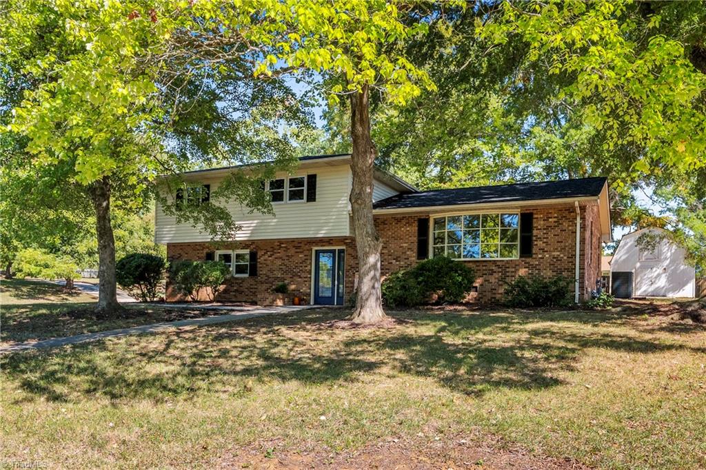 1602 Broadway Drive Property Photo 1