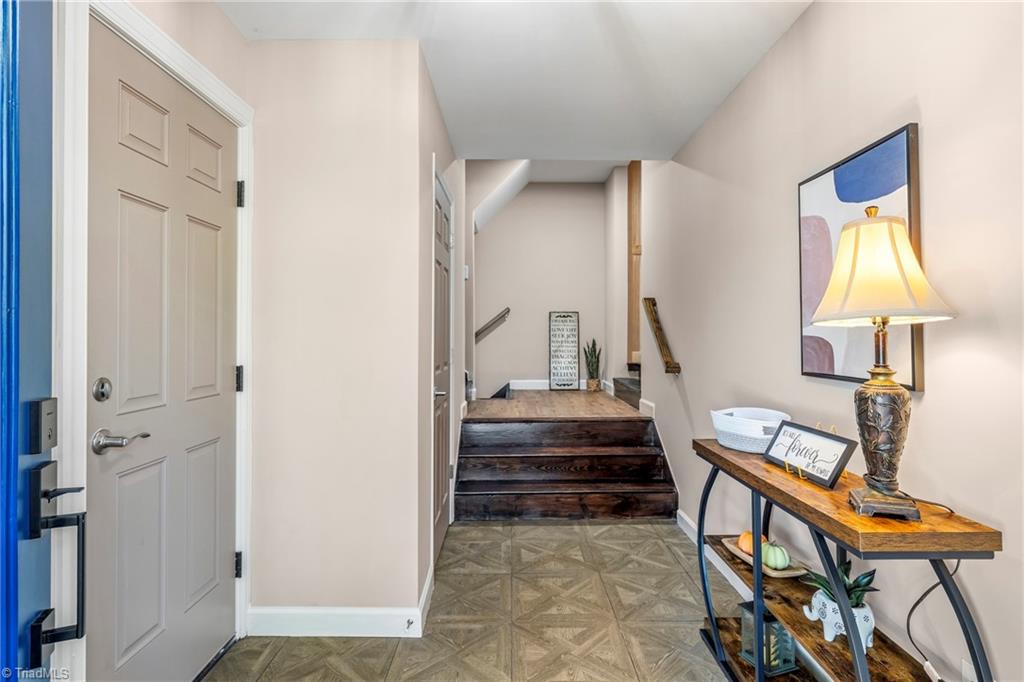1602 Broadway Drive Property Photo 2