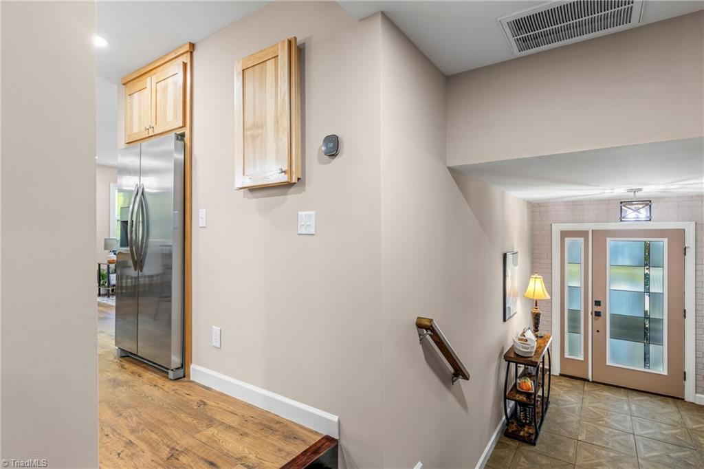 1602 Broadway Drive Property Photo 3