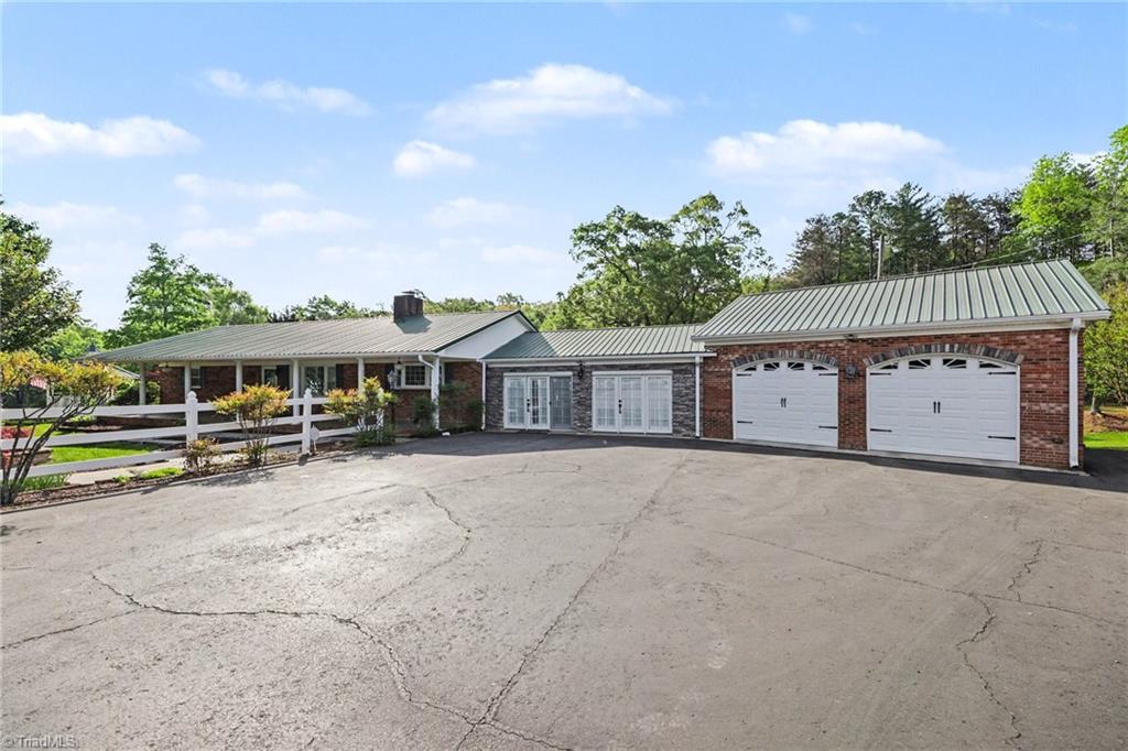 1362 Us Highway 311 N Property Photo 3