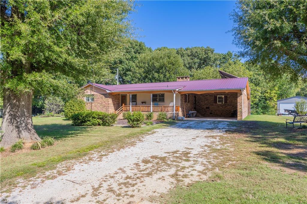 1839 Upper Road Property Photo 3