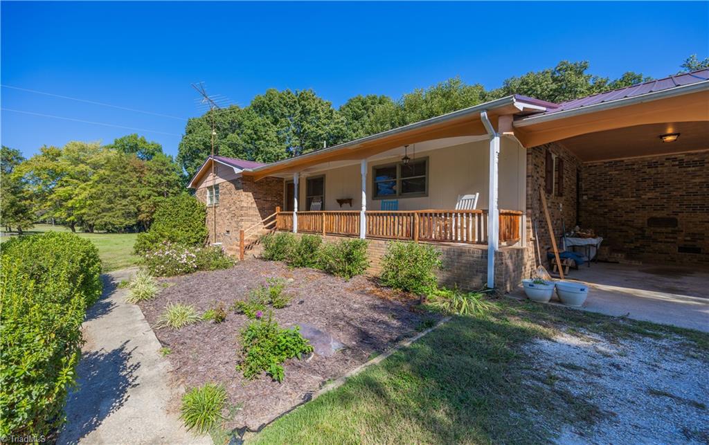 1839 Upper Road Property Photo 8