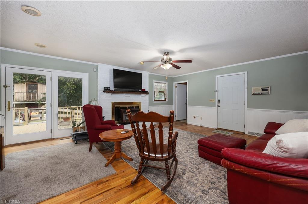 1839 Upper Road Property Photo 11