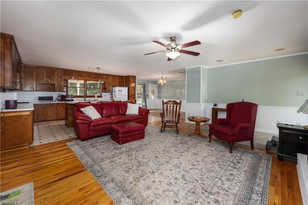 1839 Upper Road Property Photo 12