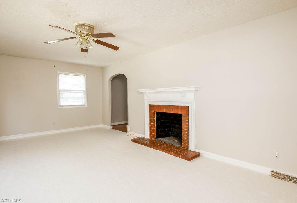 2420 Kingsgate Drive Property Photo 3