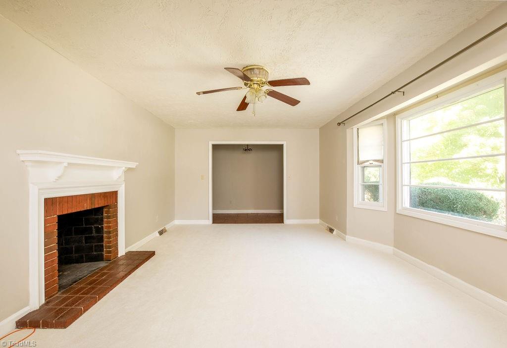 2420 Kingsgate Drive Property Photo 4