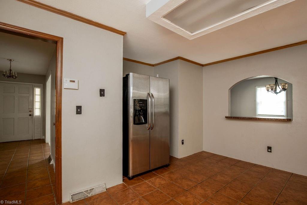 2420 Kingsgate Drive Property Photo 7