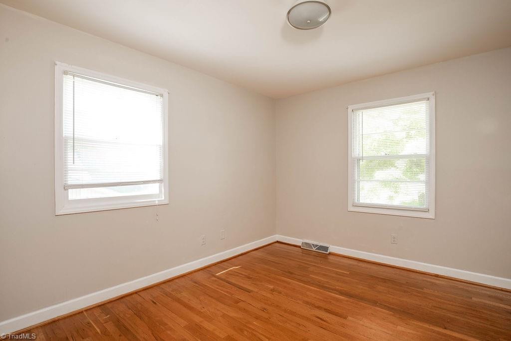 2420 Kingsgate Drive Property Photo 12