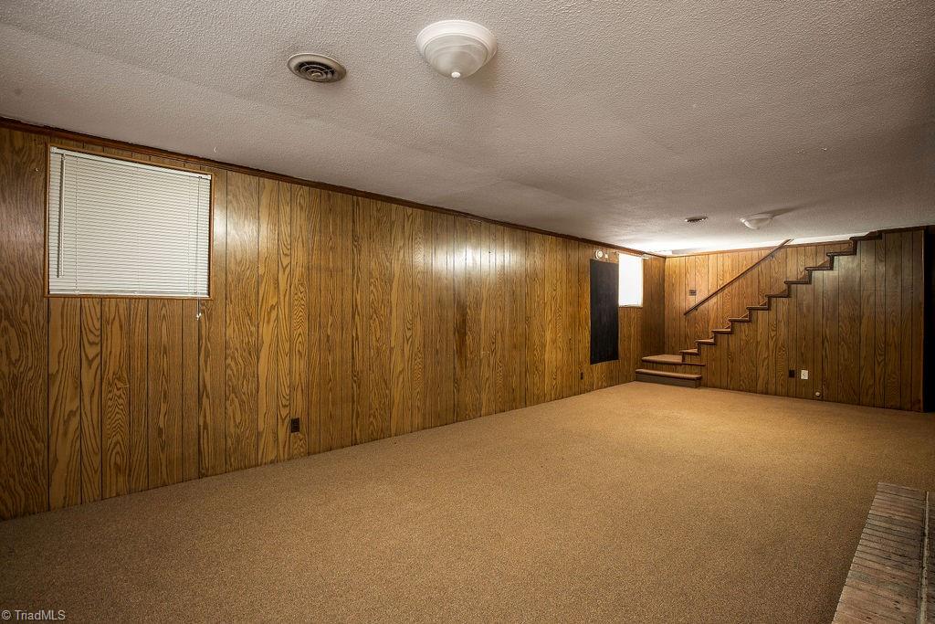 2420 Kingsgate Drive Property Photo 17