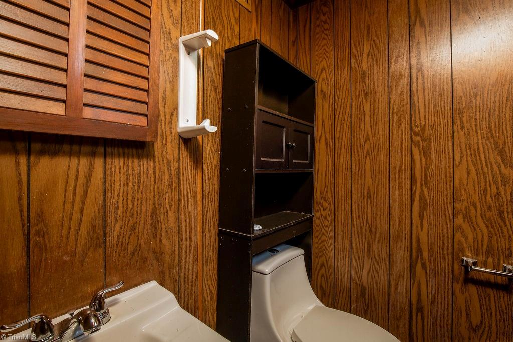 2420 Kingsgate Drive Property Photo 18