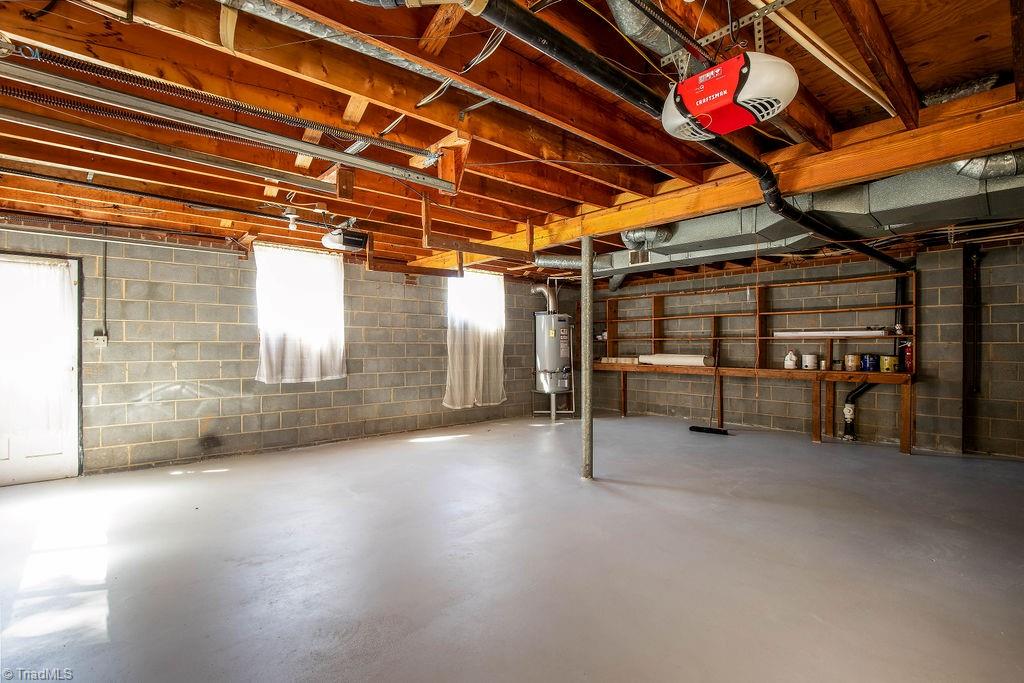 2420 Kingsgate Drive Property Photo 19