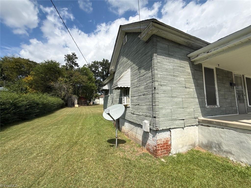 1421 South Avenue Property Photo 2