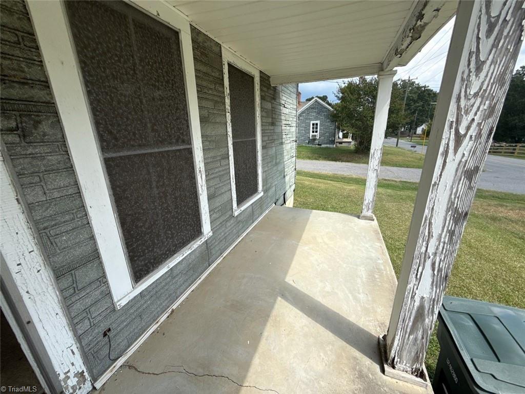 1421 South Avenue Property Photo 4