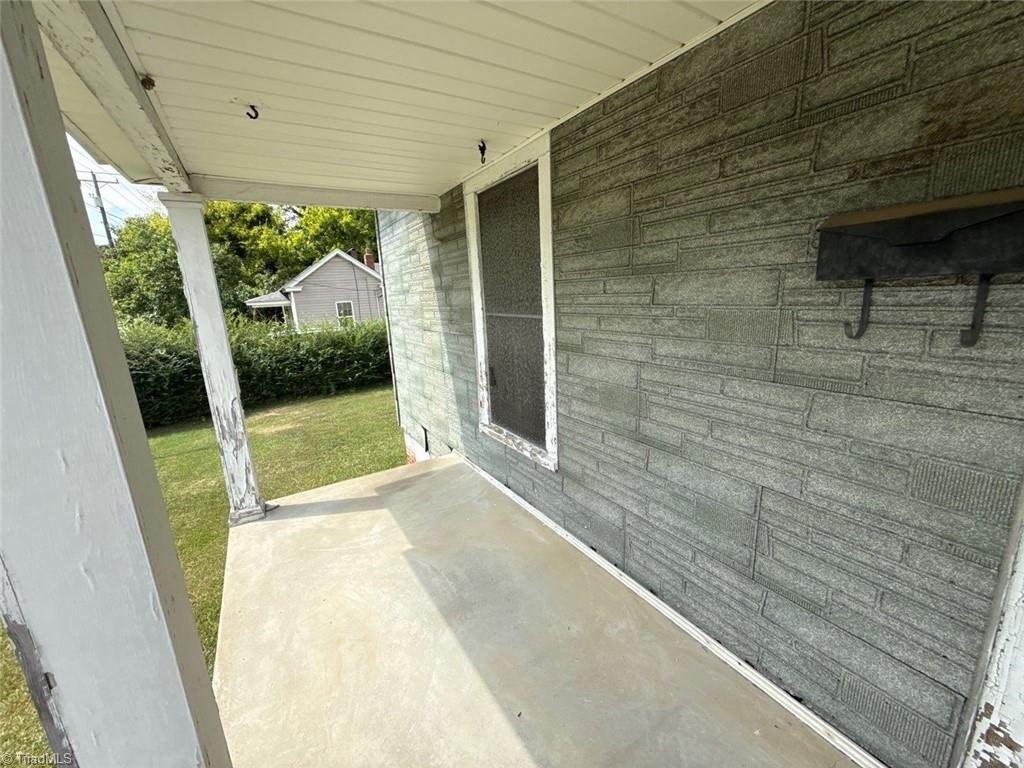 1421 South Avenue Property Photo 5