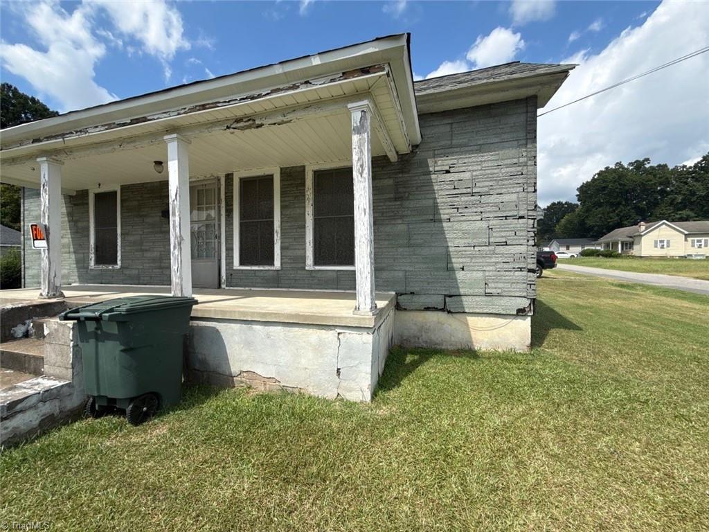 1421 South Avenue Property Photo 6