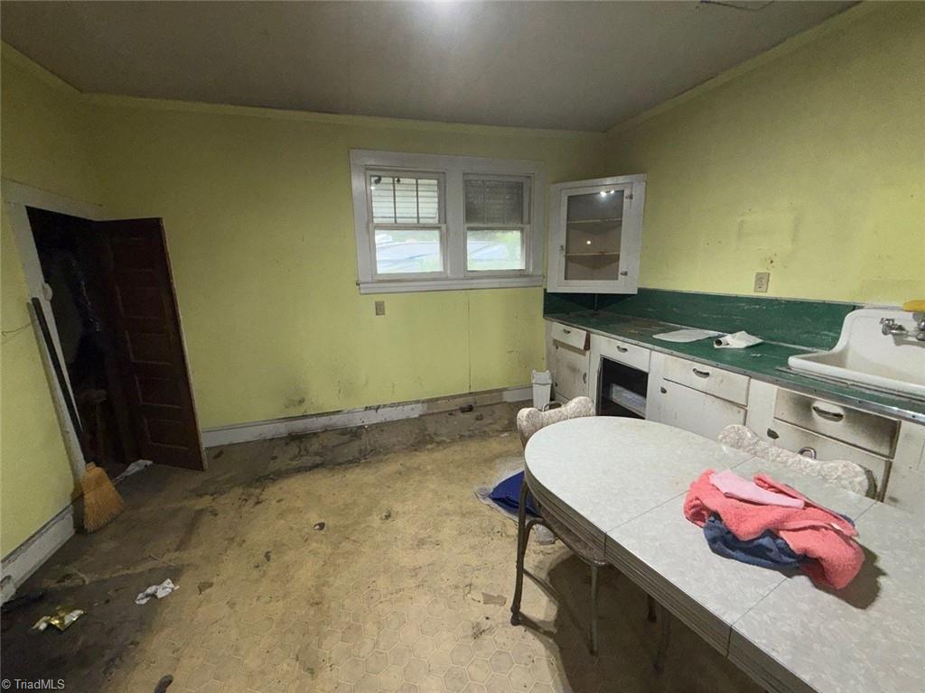 1421 South Avenue Property Photo 17