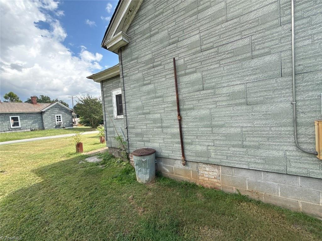1421 South Avenue Property Photo 27