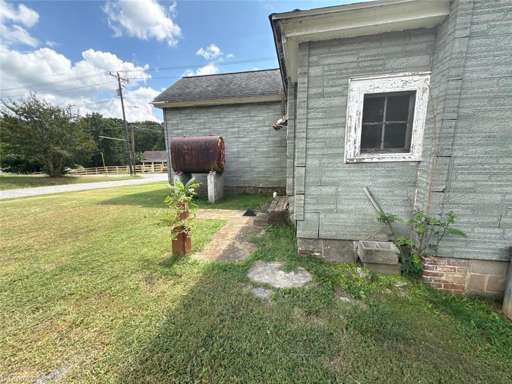 1421 South Avenue Property Photo 28