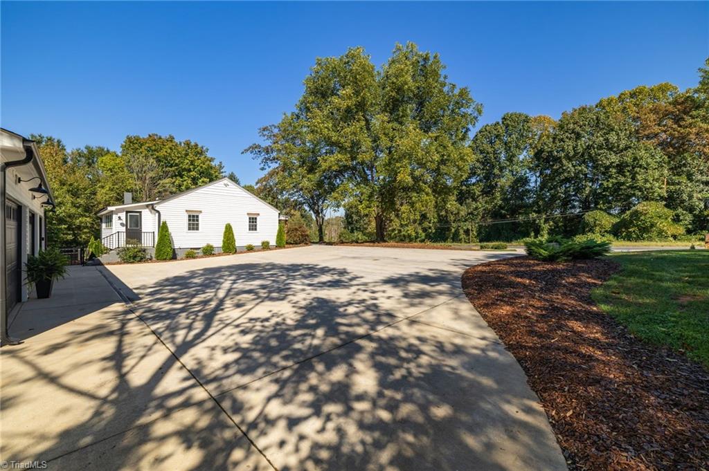 1333 Commonwealth Road Property Photo 4