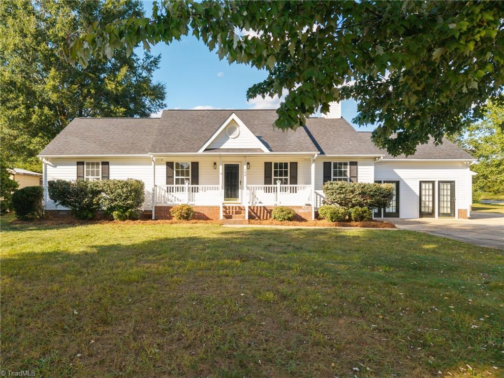 100 Prima Drive Property Photo 1