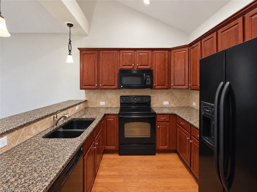 416 Collingswood Drive Property Photo 10