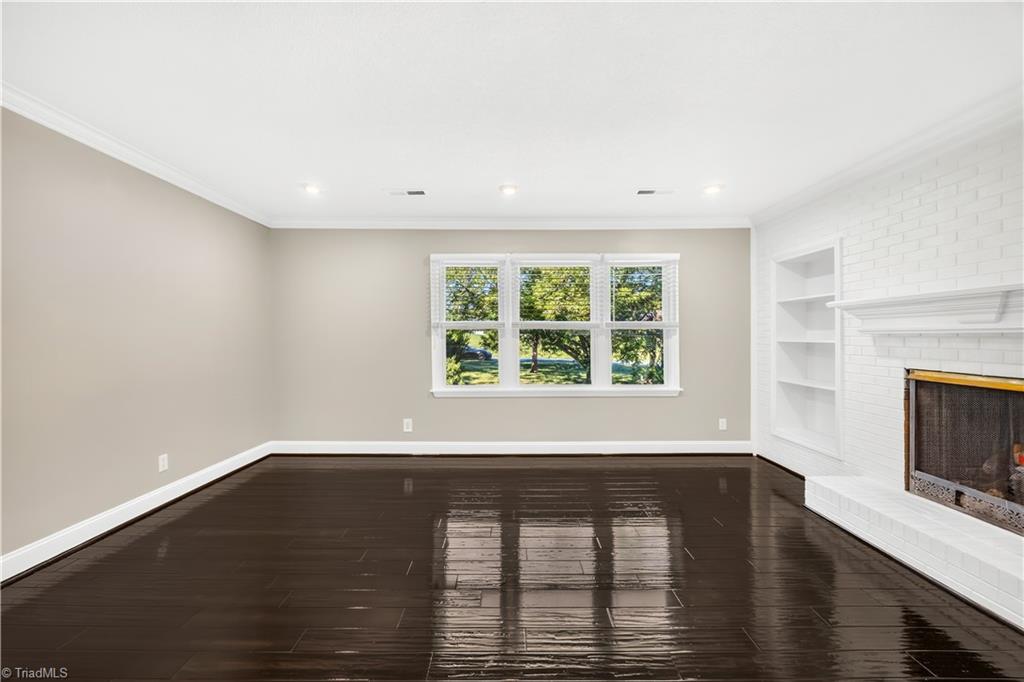 5528 Mauldin Drive Property Photo 6