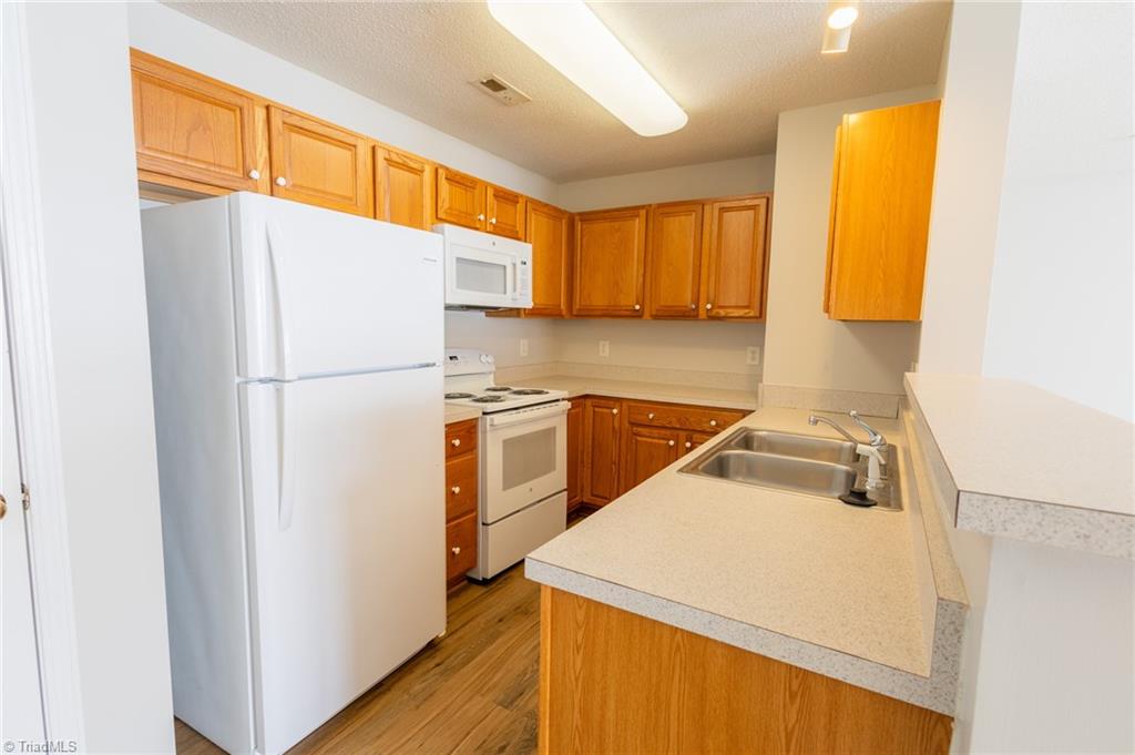 6121 Hedgecock Circle # 2c Property Photo 10