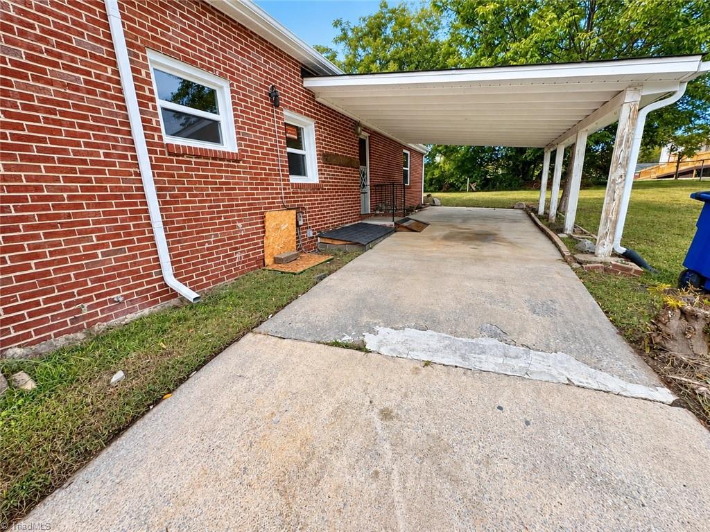 2325 Booker Street Property Photo 4