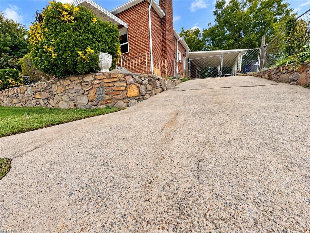 2325 Booker Street Property Photo 5