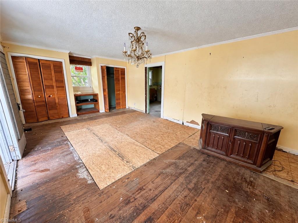 2325 Booker Street Property Photo 8