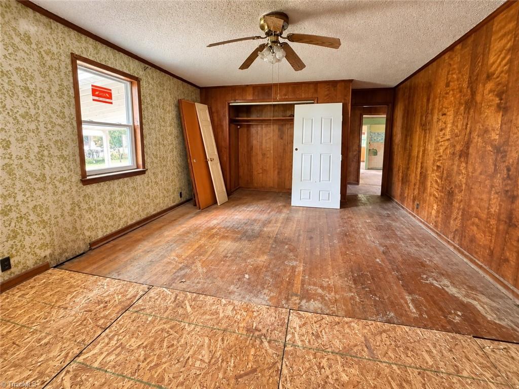 2325 Booker Street Property Photo 9