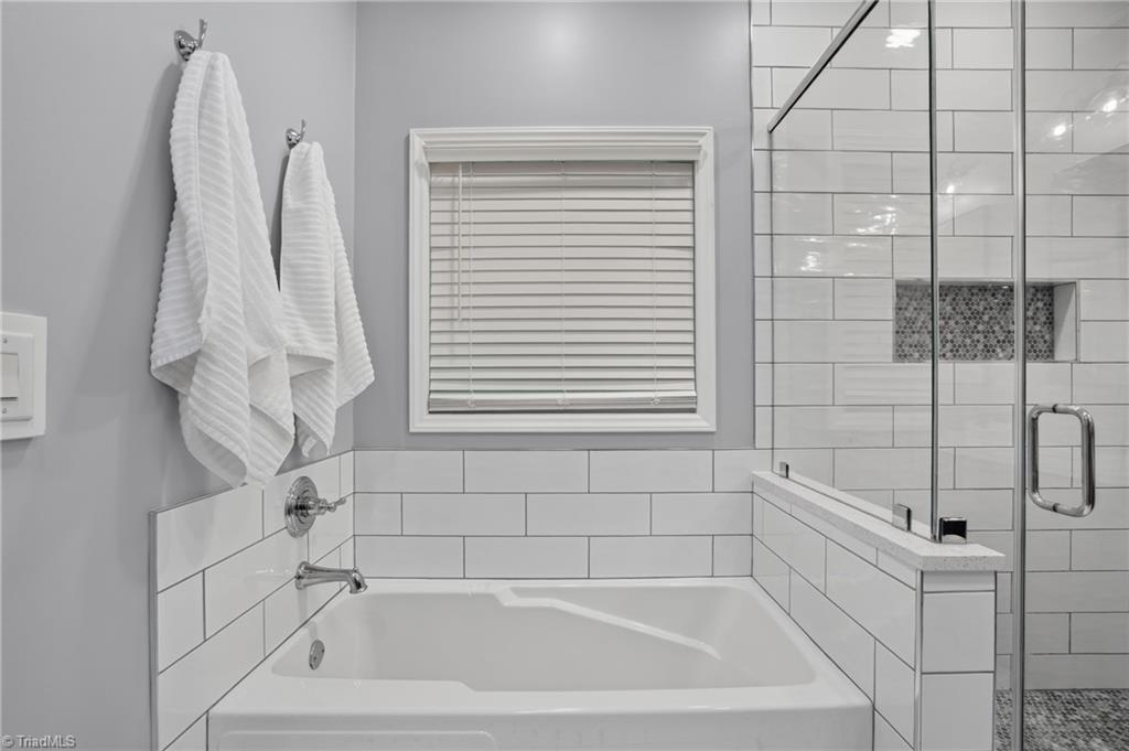 142 Croyden Drive Property Photo 23