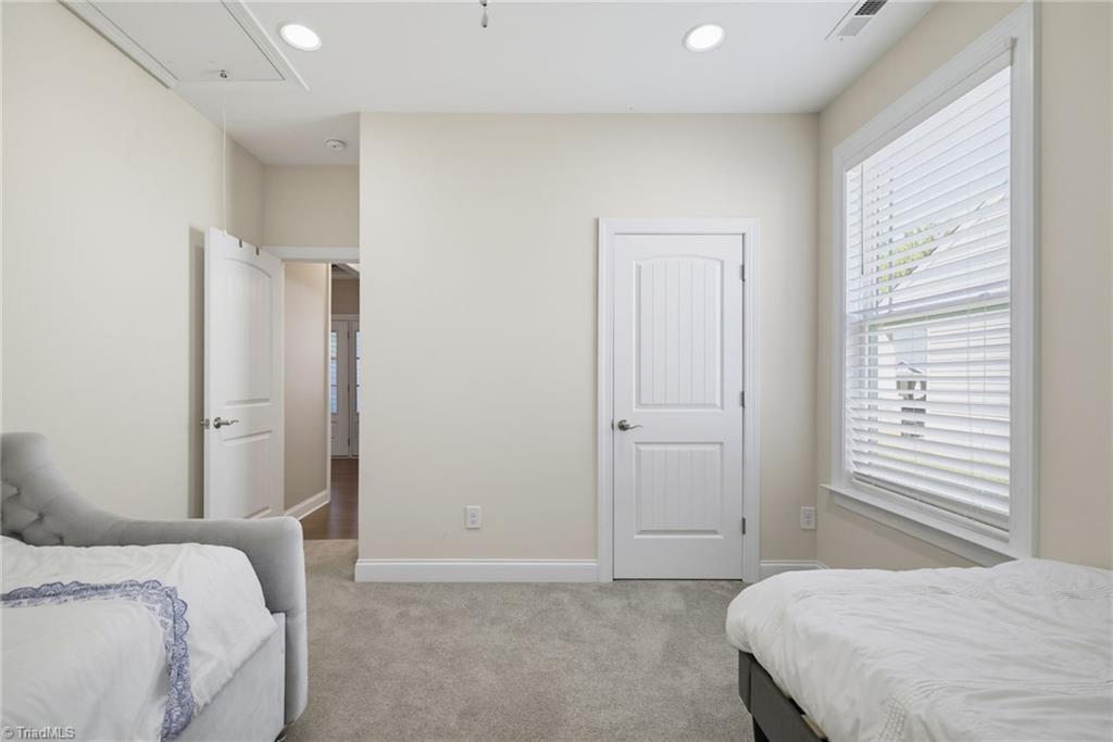 3404 Amber Meadows Road Property Photo 21