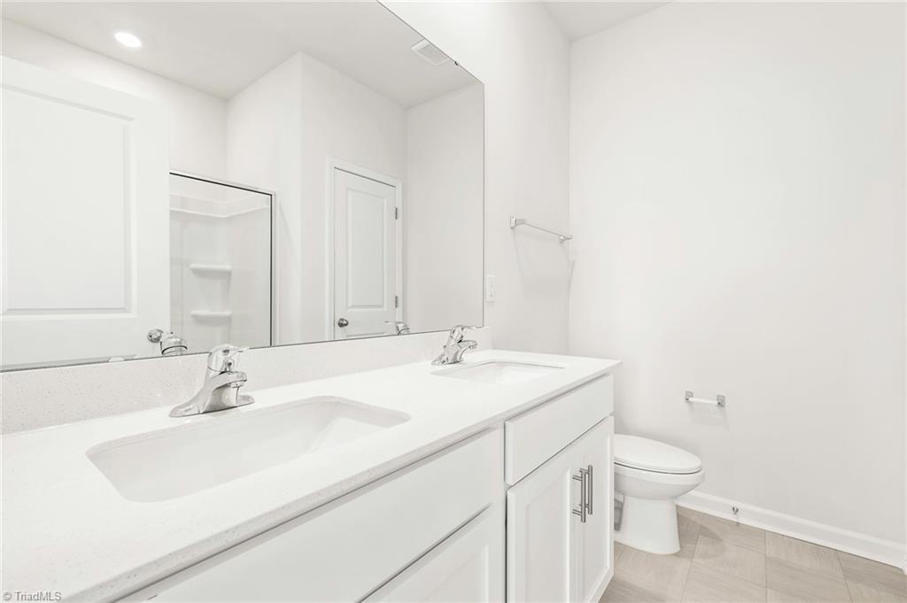 2720 Luxborough Lane Property Photo 15