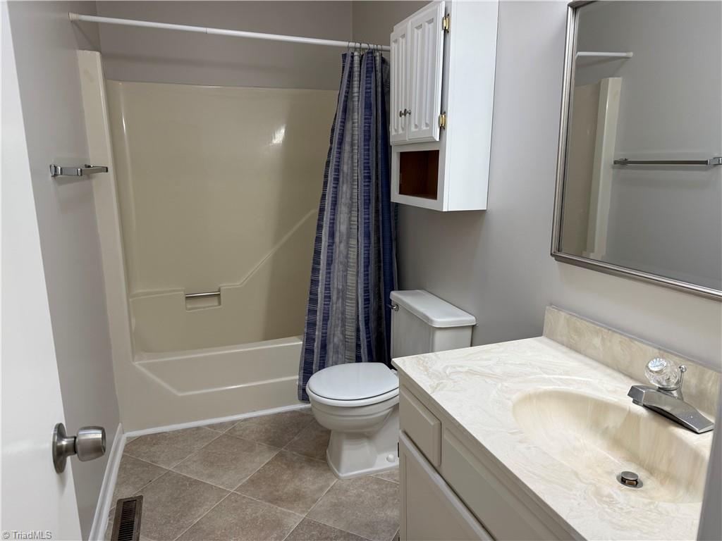 3520 Heathrow Drive Property Photo 10