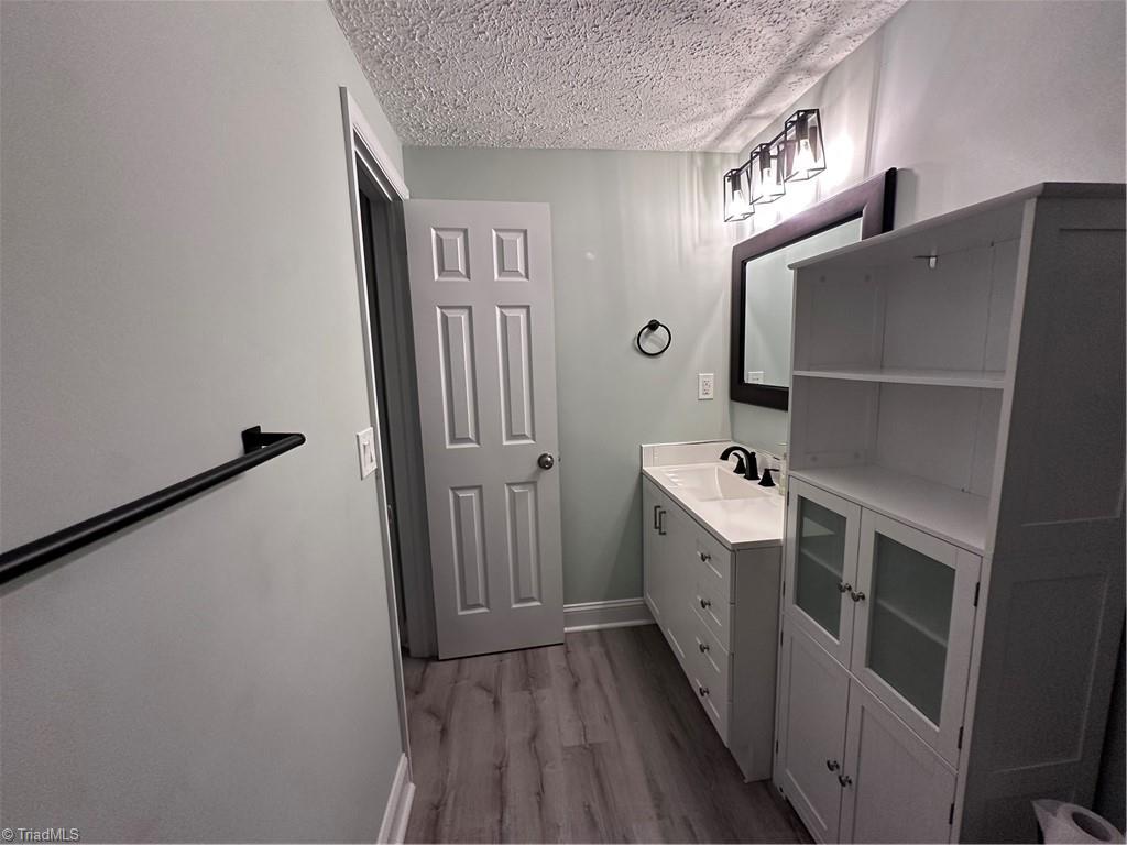 6610 Edgeworth Trail Property Photo 8