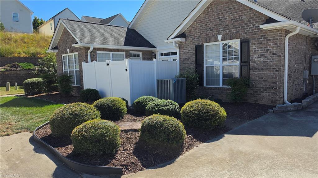 2427 Cross Vine Lane Property Photo 2