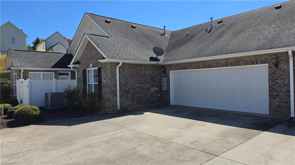 2427 Cross Vine Lane Property Photo 3