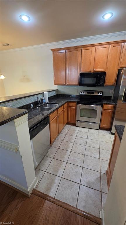 2427 Cross Vine Lane Property Photo 6