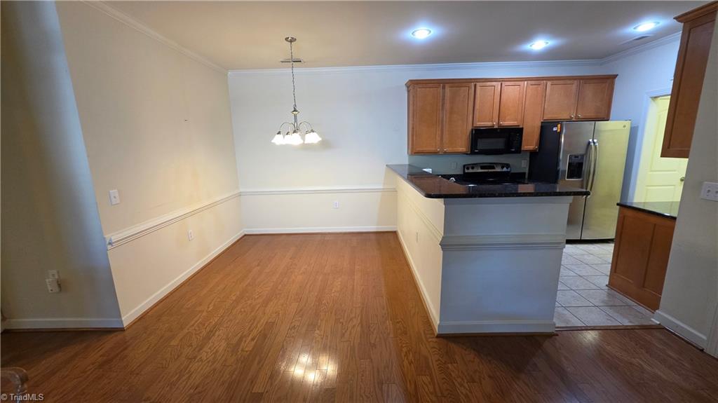 2427 Cross Vine Lane Property Photo 9