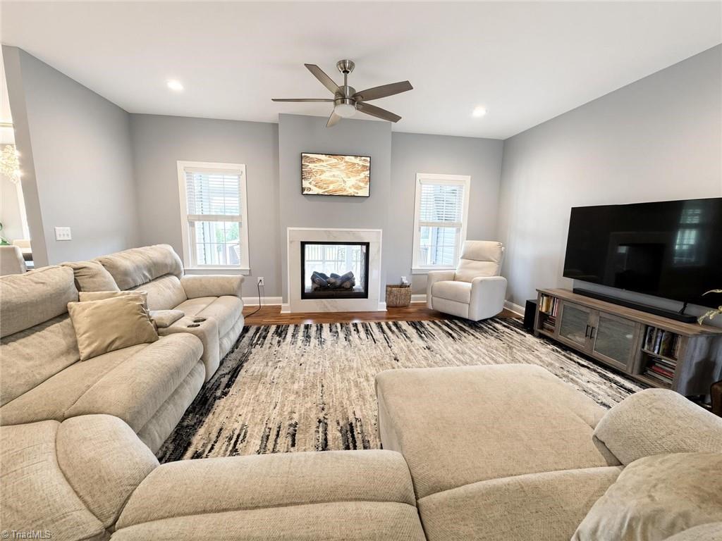 2114 Overlook Drive Property Photo 4