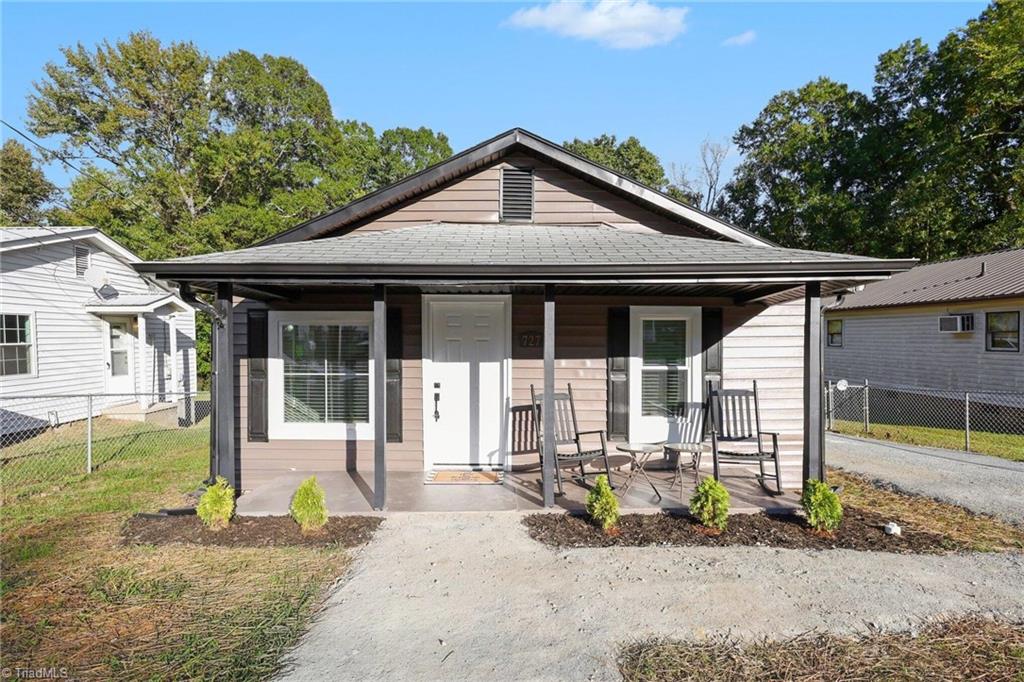 727 Trotter Street Property Photo 2