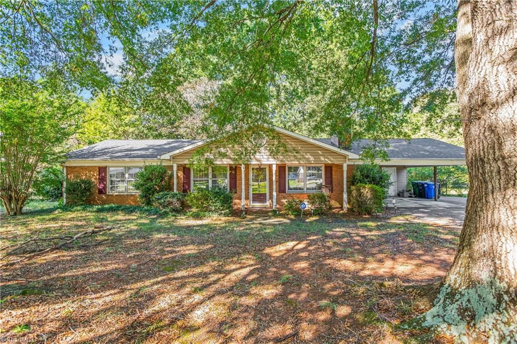 466 Pine Forest Drive Property Photo 1