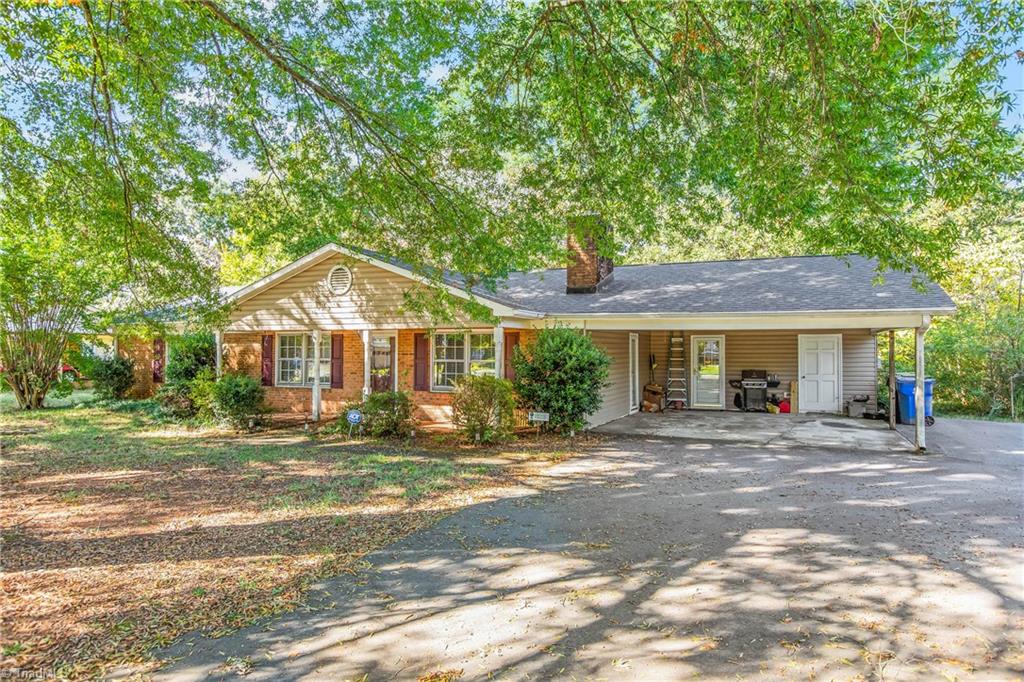 466 Pine Forest Drive Property Photo 3