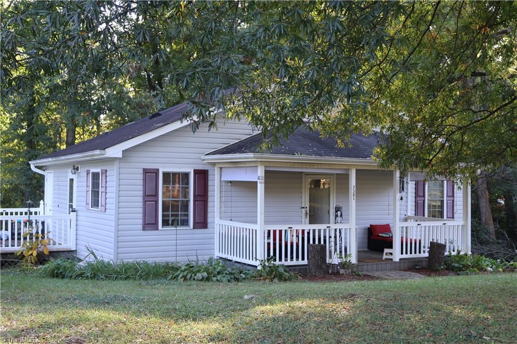 7381 Broad Street Property Photo 1