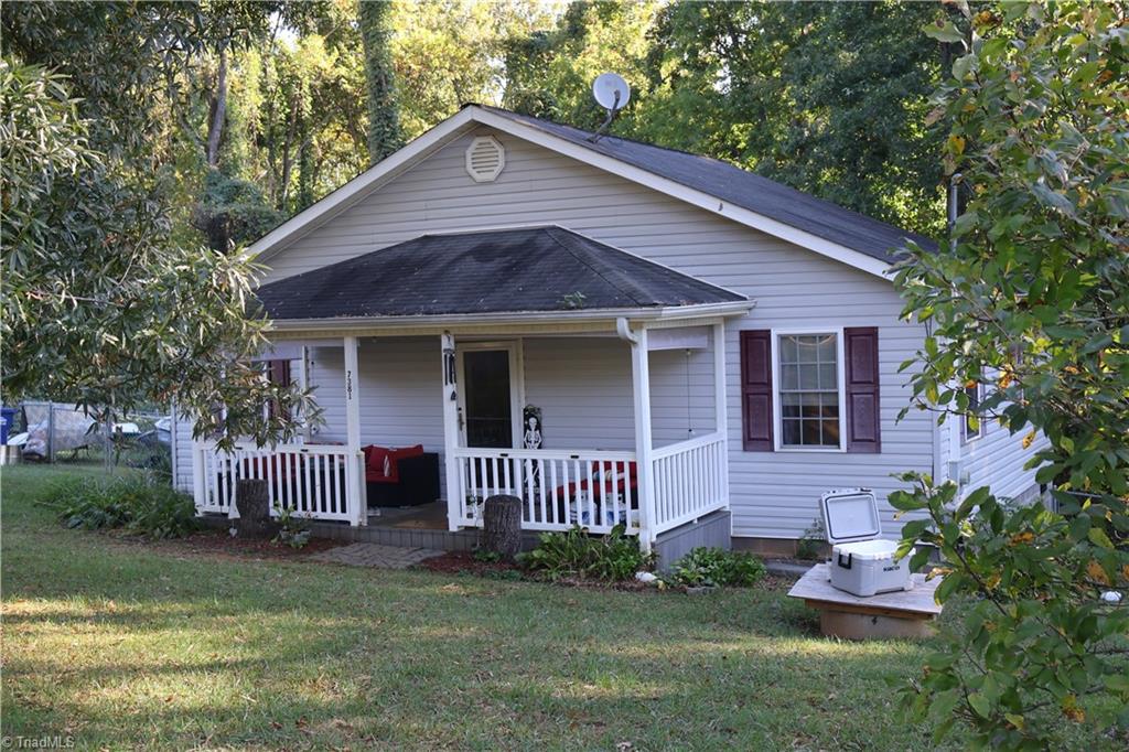 7381 Broad Street Property Photo 3