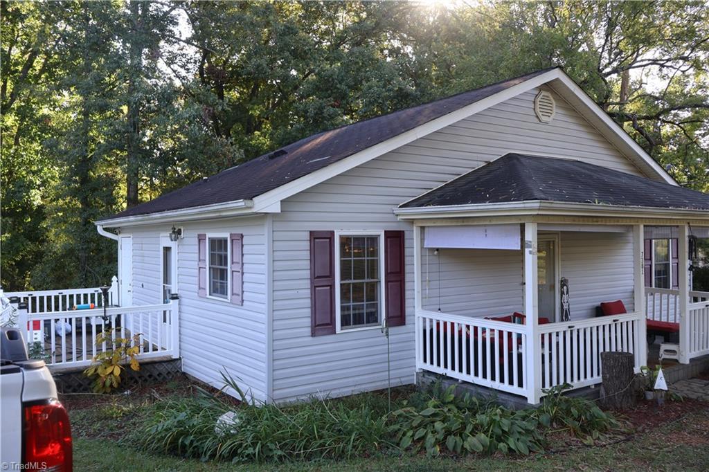 7381 Broad Street Property Photo 4
