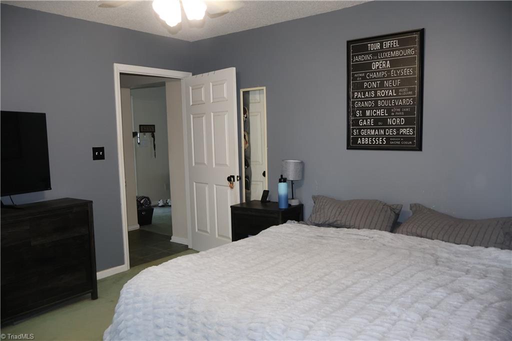 7381 Broad Street Property Photo 10