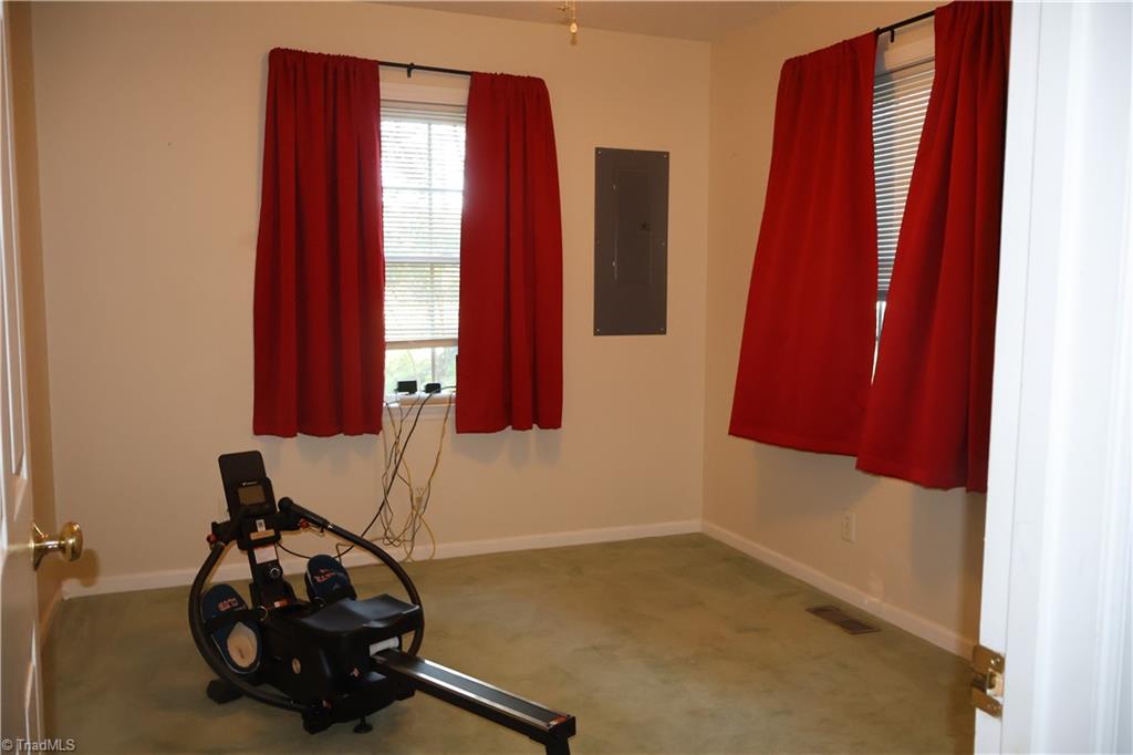 7381 Broad Street Property Photo 11