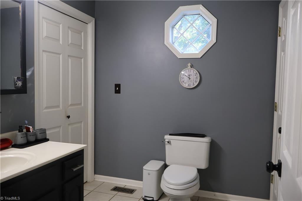 7381 Broad Street Property Photo 13